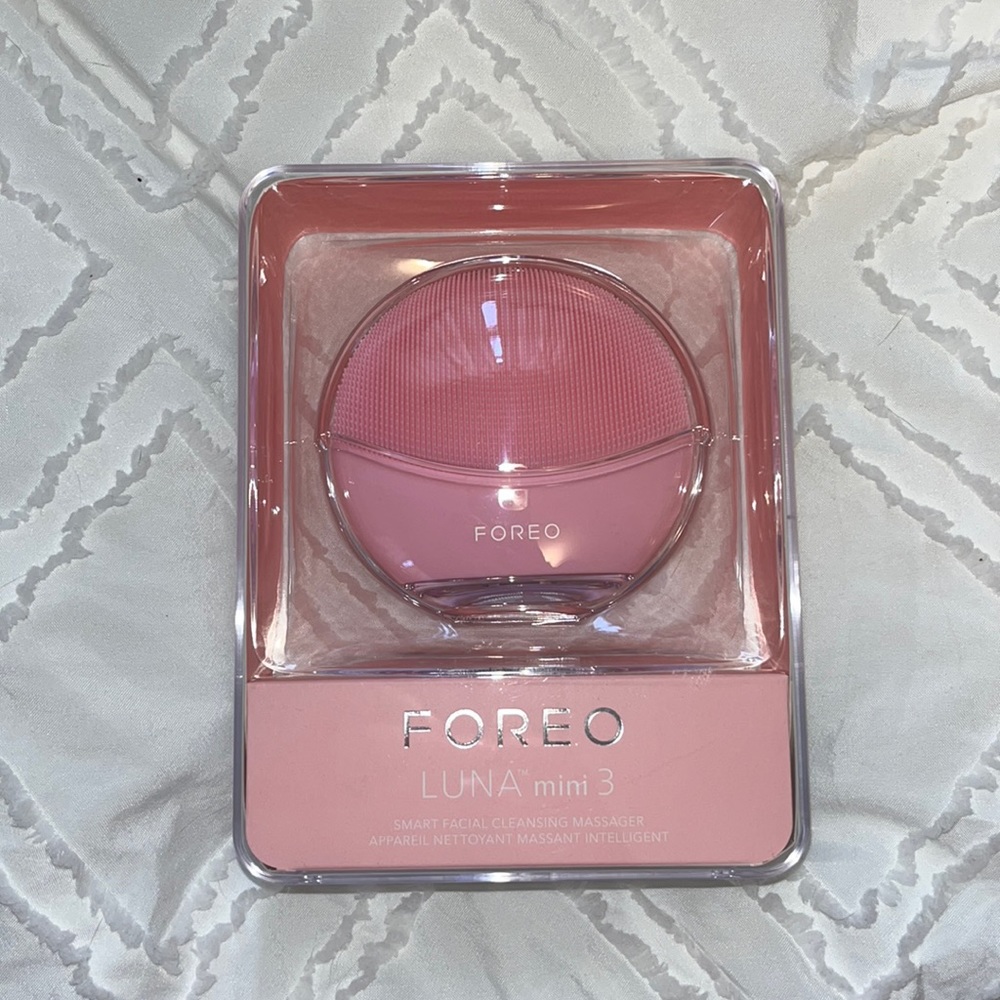 FOREO LUNA mini 3 smart facial cleansing massager